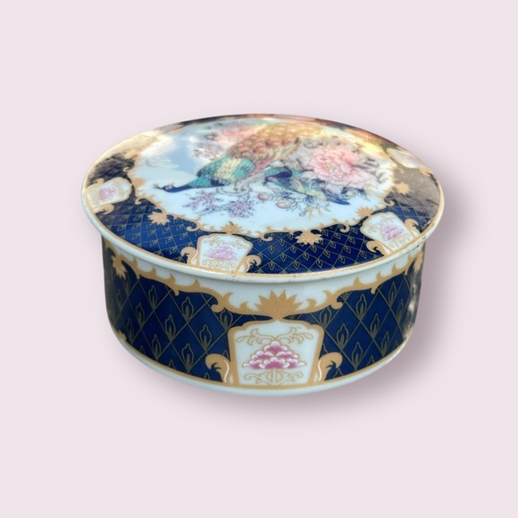 Vintage Japanese Rayware Porcelain Imperial Peacock Trinket Box With Lid - Picture 3 of 5